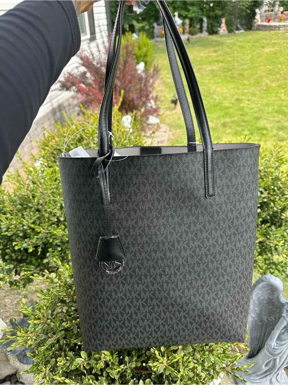 NWT Michael Kors “Haley” LG Signature Tote Logo Shoulder Bag